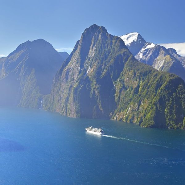 Milford Sound Fiordland cruise ship