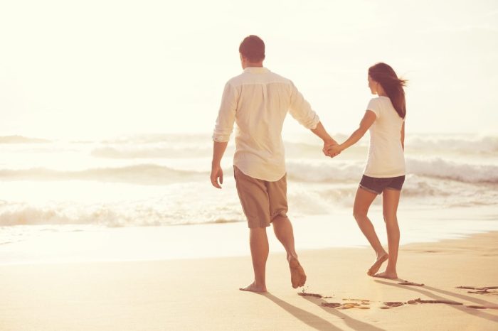 Romantic Vacation Couple on Beach