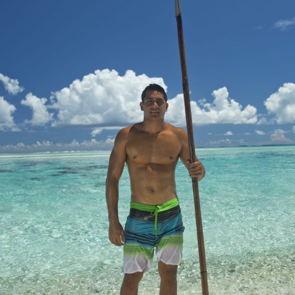 Tahiti Tikehau Spearfishing Man Ocean Beach