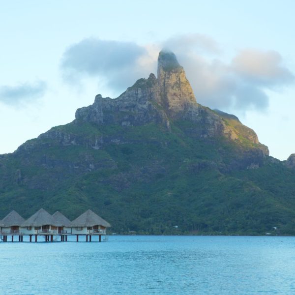 Tahiti bora bora mountains overwater bungalows