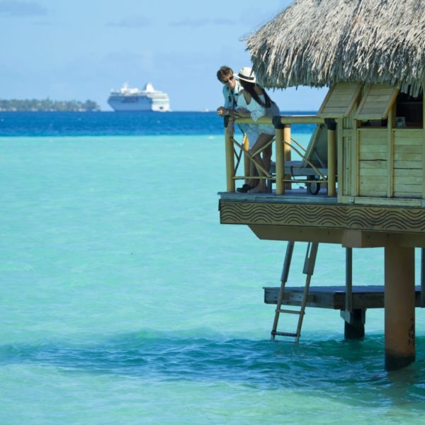 Tahiti bora bora ocean overwater bungalows crusieship