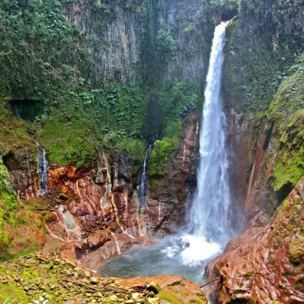 Catarata Del Toro